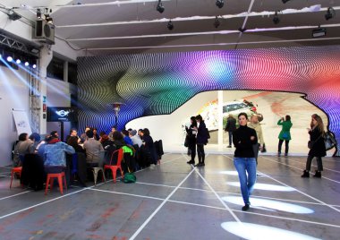 fuorisalone tasarım hafta kamu gösteri