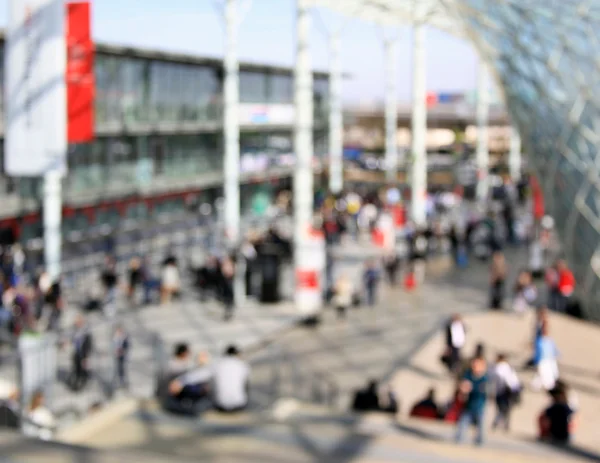 People arriving at Salone del Mobile — Stock Photo, Image