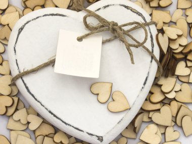 Beyaz ahşap Kalpler