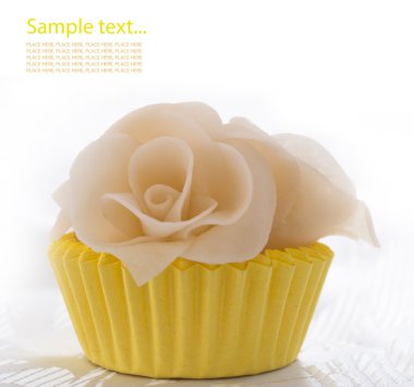Gül aranjmanı ile cupcakes