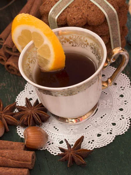 Tea in the vintage cup — Stock Photo, Image