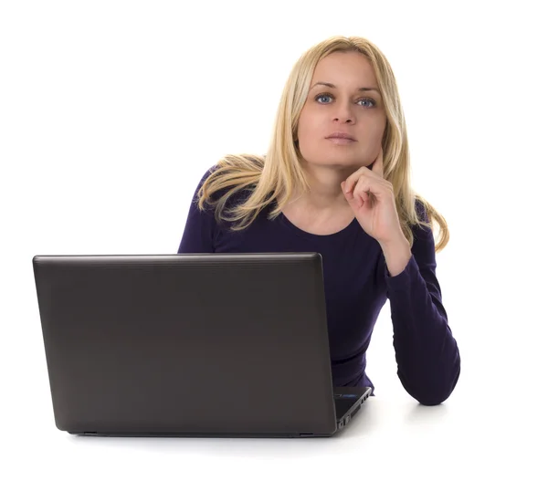 Frau mit Laptop — Stockfoto