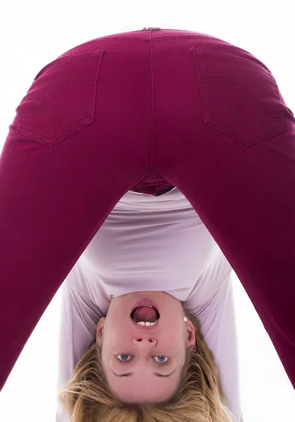 Mulher em uma pose engraçada — Fotografia de Stock