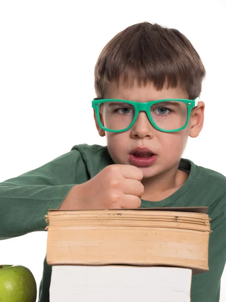 Chico odia los libros, harto de leer —  Fotos de Stock