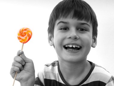 lolipop ile mutlu çocuk