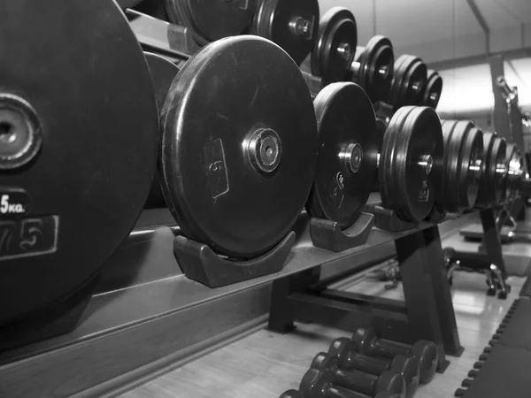 Pesos en el gimnasio — Foto de Stock