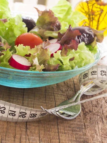 Salada fresca e saudável, conceito de dieta — Fotografia de Stock