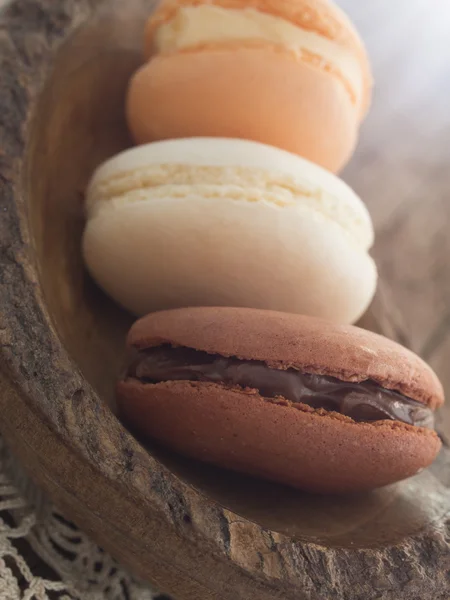 Macaron nella ciotola di legno — Foto Stock
