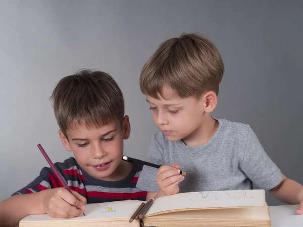 Pojkar lär — Stockfoto