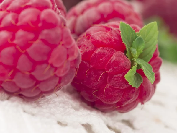 Fresh raspberries — Stock Photo, Image