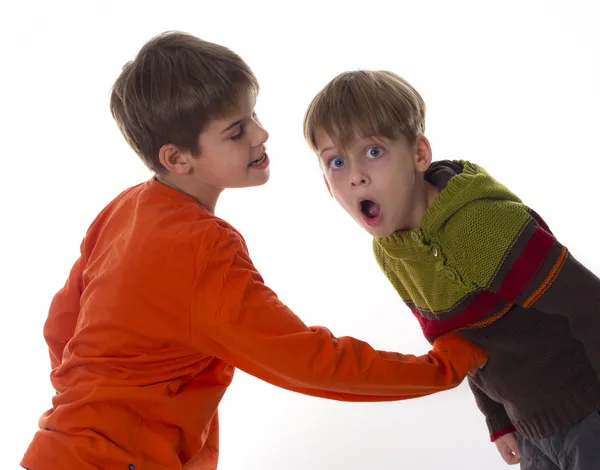 Jungen kämpfen — Stockfoto