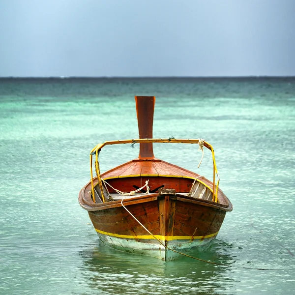 タイの海でボートします。 — ストック写真