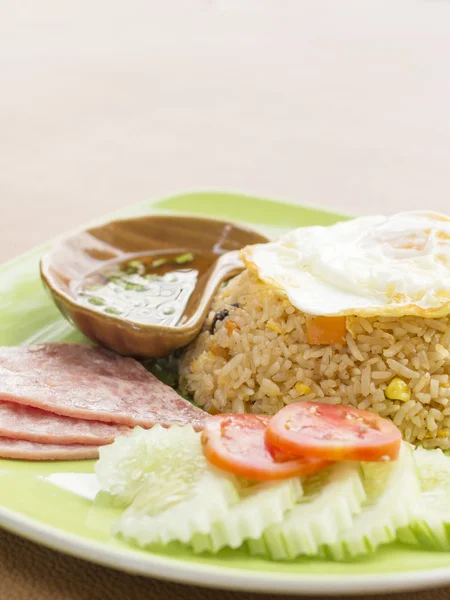 Arroz frito y queso jamón estilo tailandés — Foto de Stock