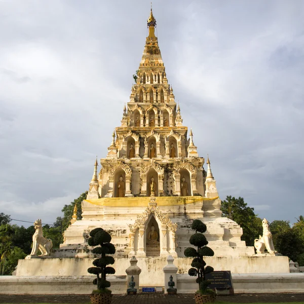 Wat chedi liem kukamluang Чіанг маи Таїланд — стокове фото