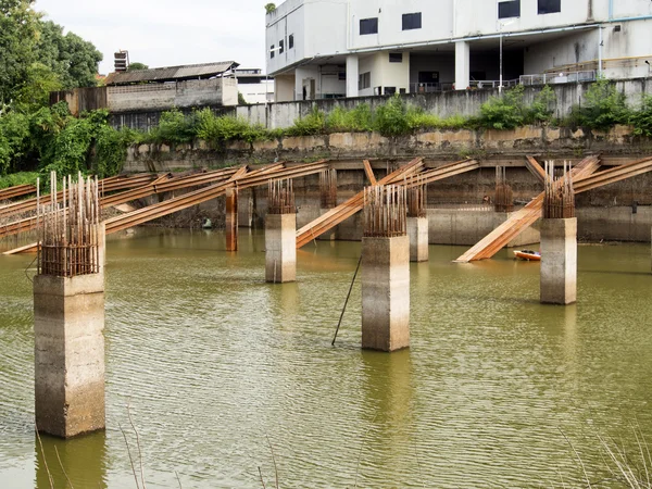 Estructura del muro de retención: Estructuras de ingeniería — Foto de Stock