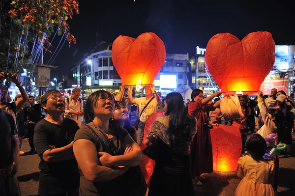 Dag van de Valentijnskaart in tha-pae gate chiang mai thailand — Stockfoto
