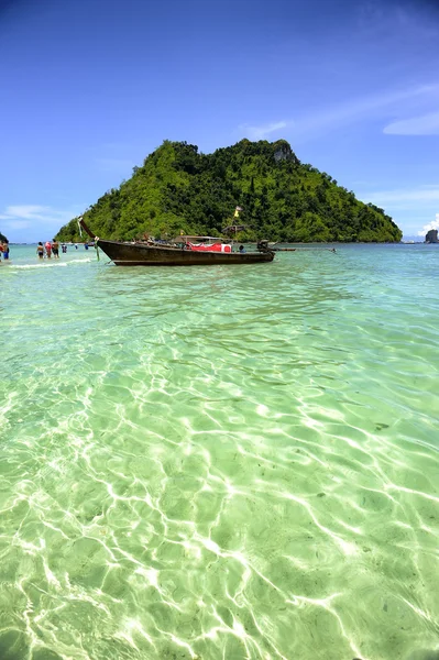 Separated Sea (Thale Waek) famous attractions : KRABI THAILAND — Stock Photo, Image