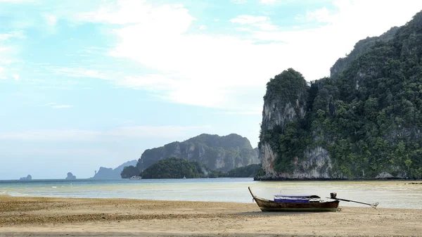 RAILAY travel steep cliffs. — Stock Photo, Image