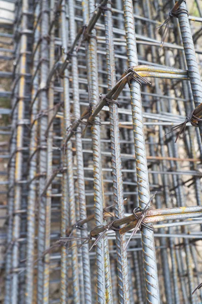 Voorraad toepassing rebar op bouwprodukten — Stockfoto