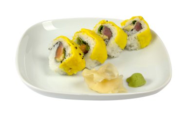 çırpılmış yumurta ile Sushi