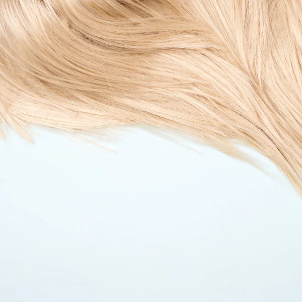 Primer Plano Cabello Rubio Brillante Liso Cuidado Del Cabello Concepto — Foto de Stock