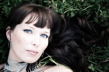 Güzel bir kadının portresi.