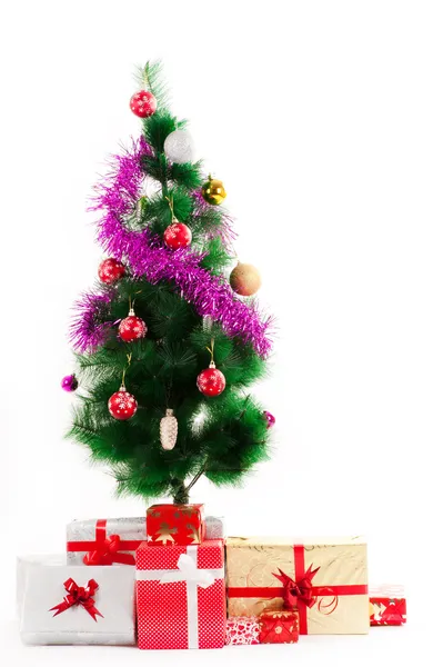 Arbre de Noël et cadeaux Images De Stock Libres De Droits