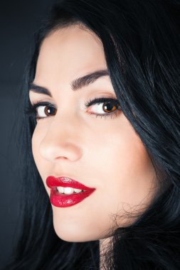 güzel kahverengi gözlü kadın