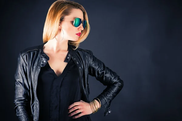 Fashionable woman in a jacket — Stock Photo, Image