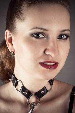 güzel bir kadın bir köle görüntüdeki