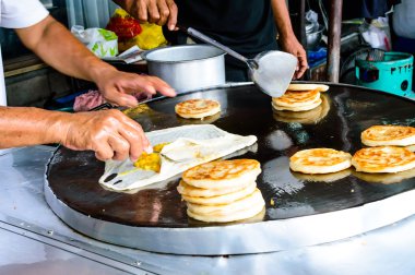 Hint yemekleri gurme Güney düz ekmek kızartma tava roti olun.