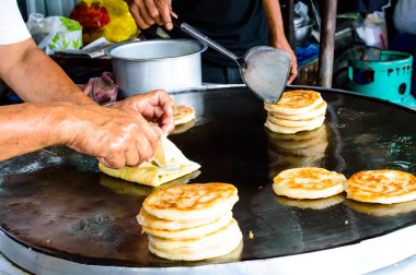 Hint yemekleri gurme Güney düz ekmek kızartma tava roti olun.