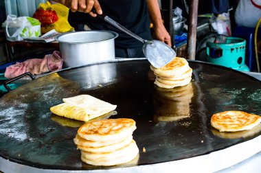 Hint yemekleri gurme Güney düz ekmek kızartma tava roti olun.