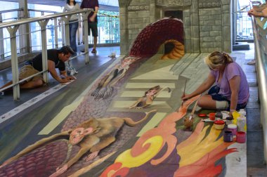 Bangkok - 3 Mart: bir sanatçı (julie kirk purcell) çizim ve 3d sanat boyama sırasında.