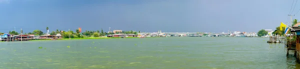 Panorama View House at the riverside Chao Phraya River in Thailan — Stock Photo, Image