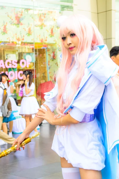 Bangkok - 30 mars: En oidentifierad japansk anime cosplay pose — Stockfoto