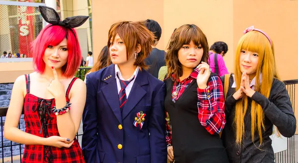 Bangkok - 30 mars: En oidentifierad japansk anime cosplay pose — Stockfoto