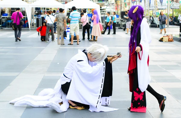 Bangkok - 30 de marzo: Una pose anime cosplay japonesa no identificada —  Fotos de Stock