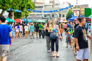 geleneksel songkran Festivali yeni yıl kutlama kalabalık.