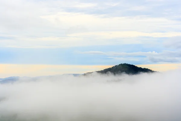 Morning on hilltop view of Krajom Mountain,Thailand. — Stock Photo, Image