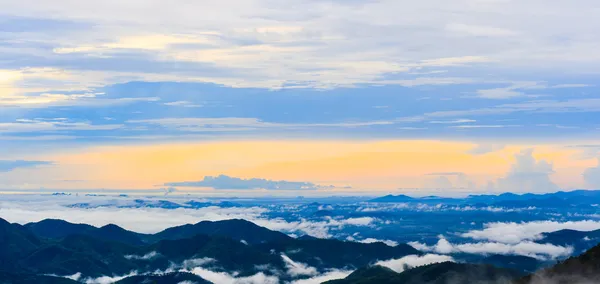 Morning on hilltop view of Krajom Mountain,Thailand. — Stock Photo, Image