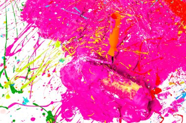 yere dökülen boya.