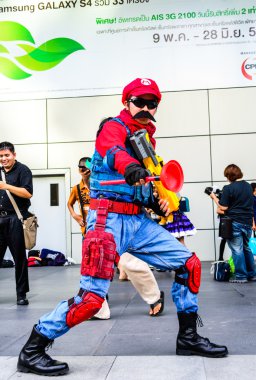 Mario nintendo karakterlerinin gibi cosplayer oyun.