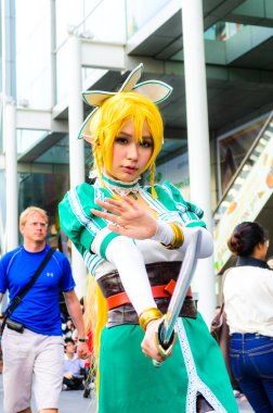 cosplayer karakter leafa anime kılıç sanat online olarak.