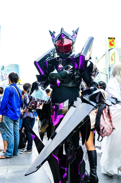 Una pose anime cosplay japonesa no identificada . — Foto de Stock