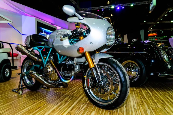 Klassieke ducati tentoongesteld in bangkok internationale auto salon van 2013. — Stockfoto