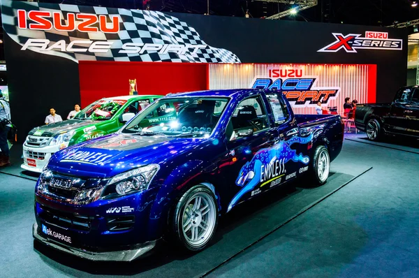 Isuzu d-max tentoongesteld in bangkok internationale auto salon van 2013. — Stockfoto