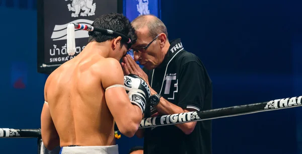 Tayland Fransa antoine pinto için maçtan önce dua Koç aşırı 2013 mücadele.