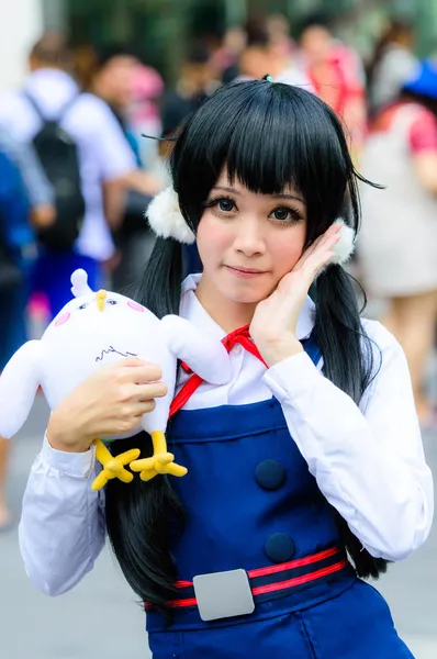 Cosplayer como personajes de Nyaruko en Japón Festa en Bangkok 2013 . — Foto de Stock