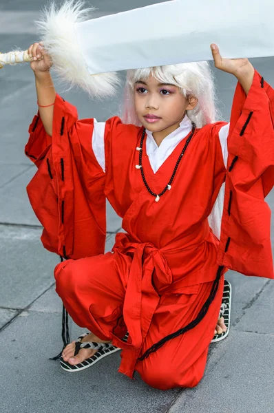 Une pose de cosplay d'anime japonais non identifié au Japon Festa à Bangkok 2013 — Photo